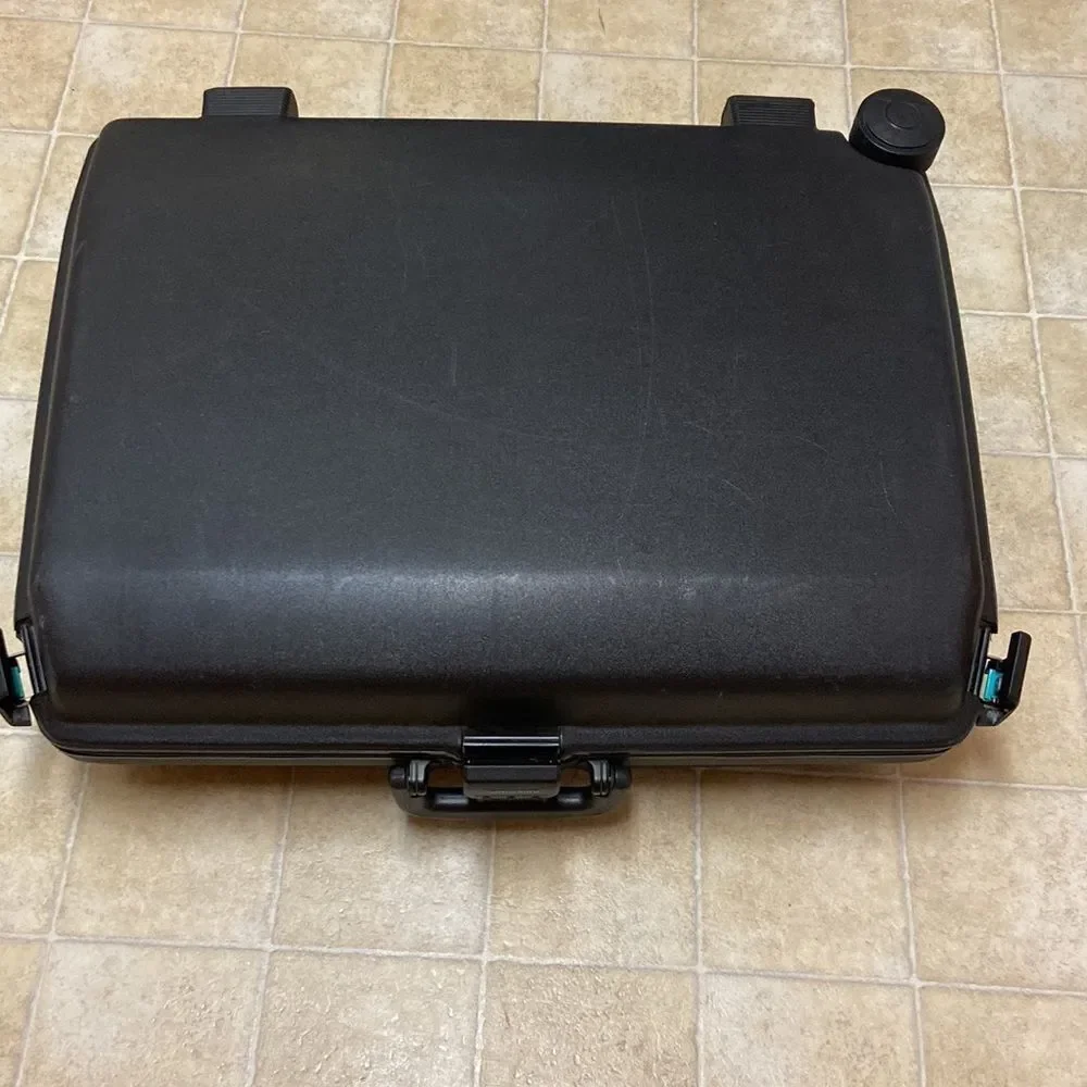 VTG SAMSONITE DENVER COLORADO USA SATURN 1994 ALL RIGHTS RESERVED MADE IN USA